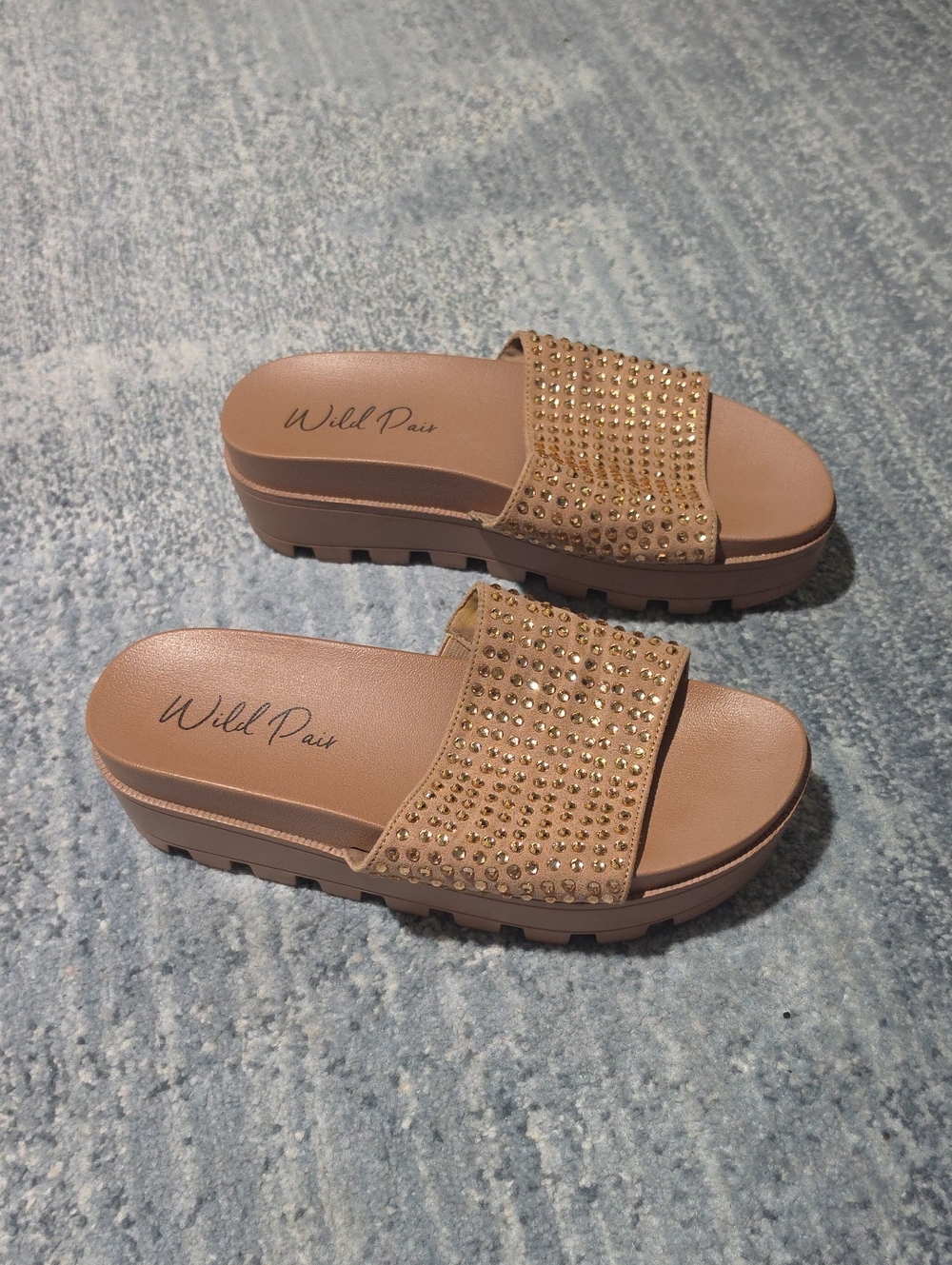 Wild Pair Women's Nude Gold Studded Slide Sandals Size 8.